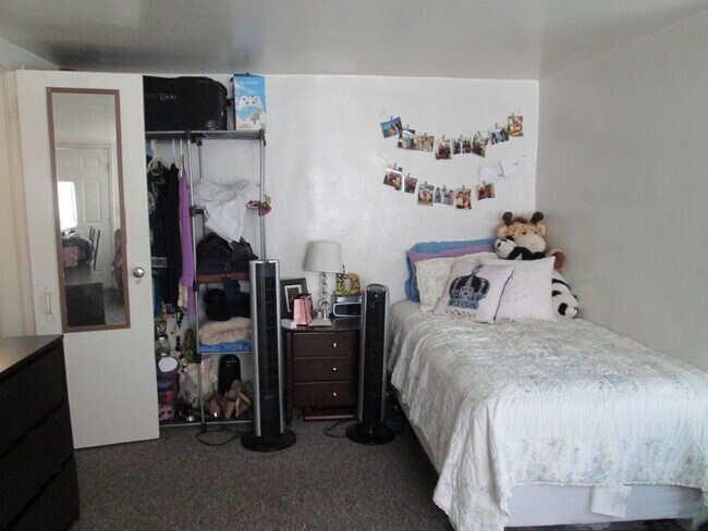 Primary Photo - 66 Chorro St
