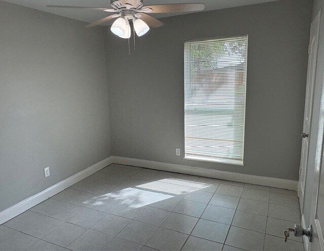 Building Photo - 12127 Rhinebeck Dr