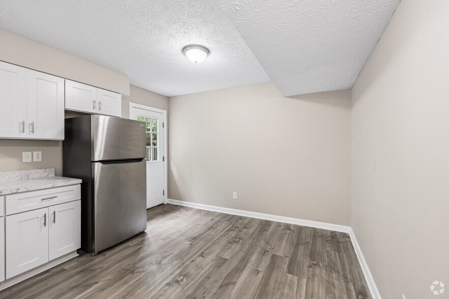 3BR, 1.5BA - 1,100SF - Dining - Parkwood Place