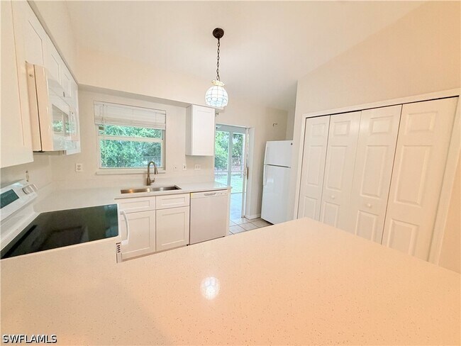 Building Photo - 8204 Matanzas Rd