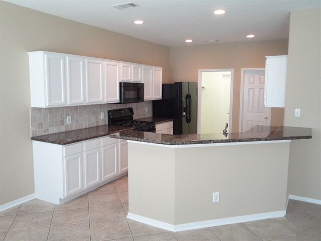 Building Photo - 2306 Hollyfield Ln