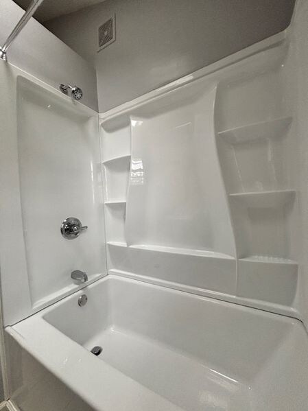 Building Photo - 303 Willow St