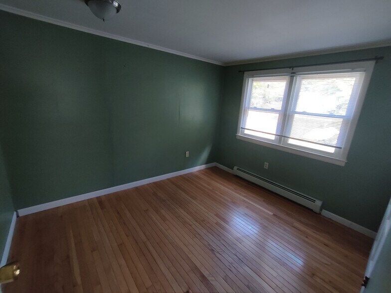 Building Photo - 98 Woodland Grv