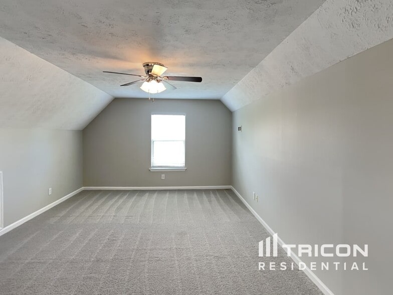 Building Photo - 504 Sanders Dr