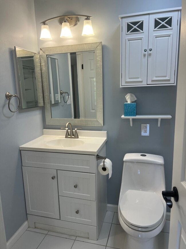 Building Photo - Remodeled Two Bedroom Tabby Walk Villa on First Floor