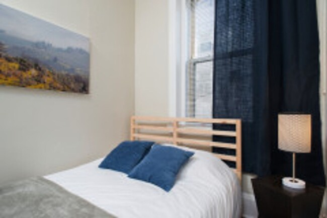 Building Photo - North End - 2 bedroom apartment - 9/1