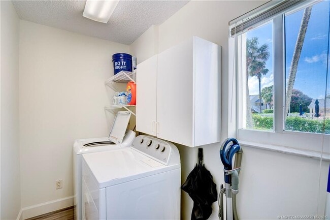 Building Photo - 5601 NE Gulfstream Way