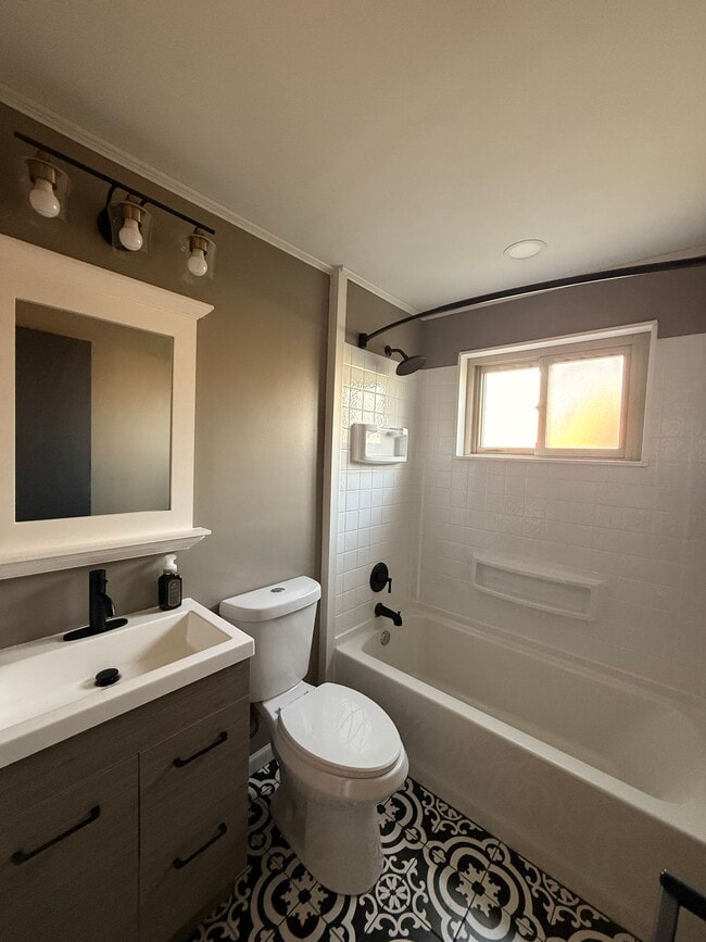 Building Photo - 6514 Ventura Dr