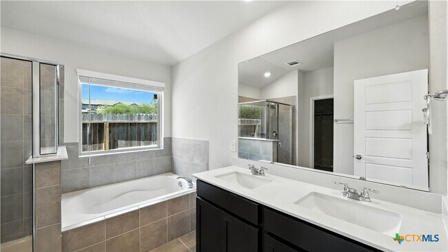 Building Photo - 3154 Charyn Wy