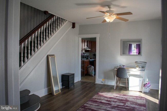 Building Photo - 605 Bridge St