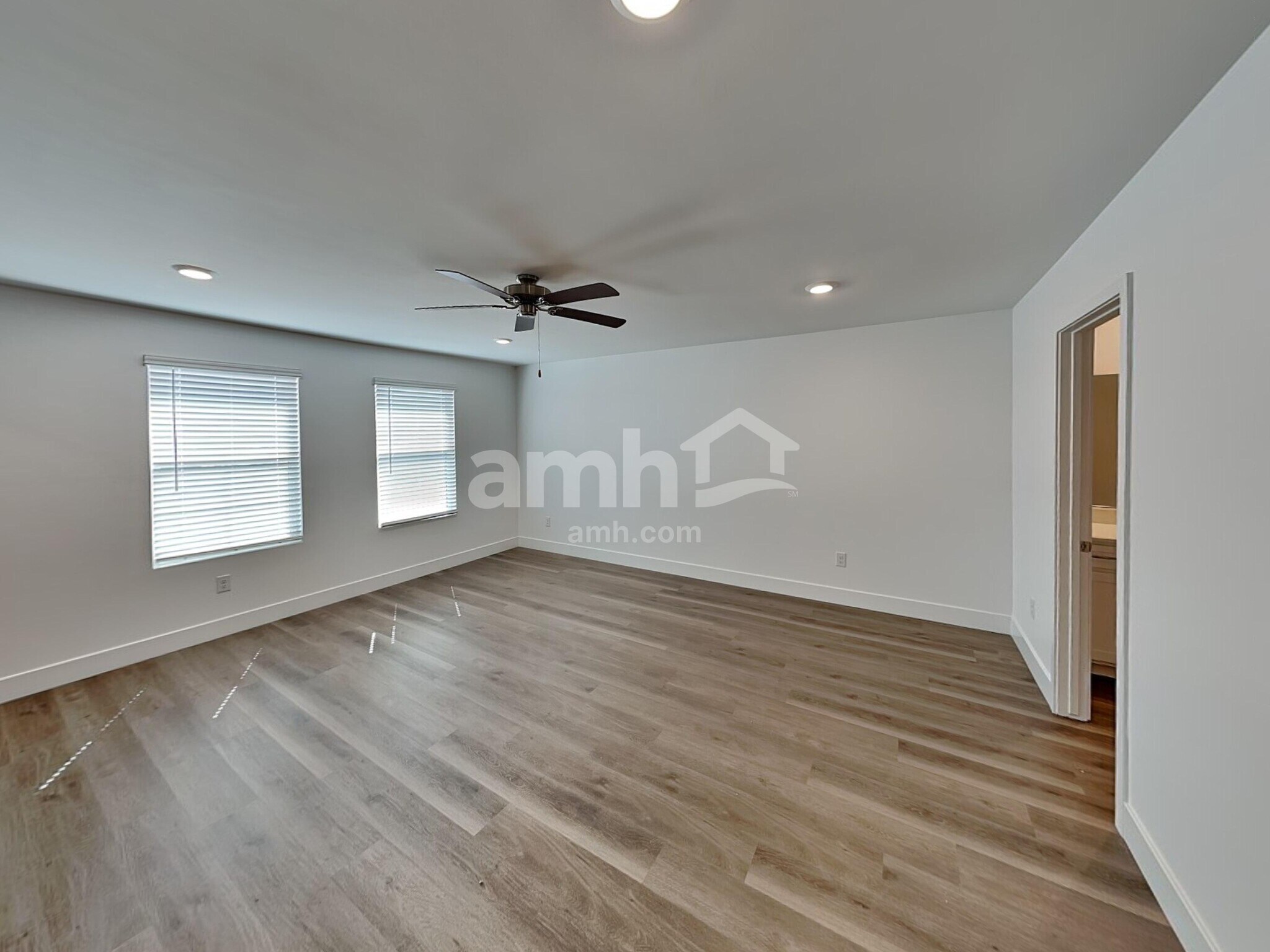 Building Photo - 9700 Harkes Dr