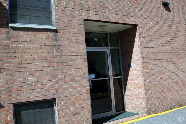 Building Photo - 126 Johnson St