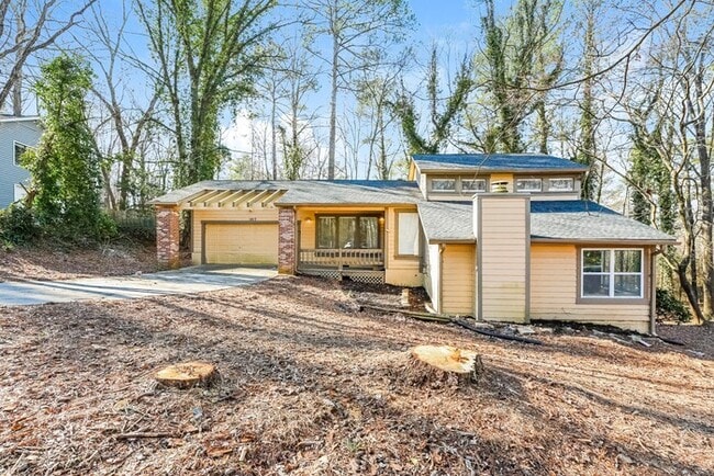 Building Photo - 1817 Laurel Ridge Dr SW