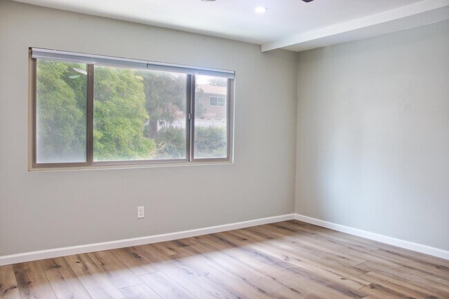 Building Photo - 600 Sheffield Ct
