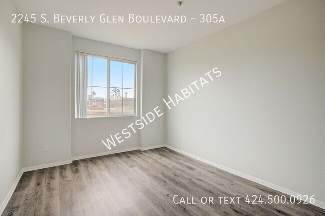 Building Photo - 2245 S Beverly Glen Blvd