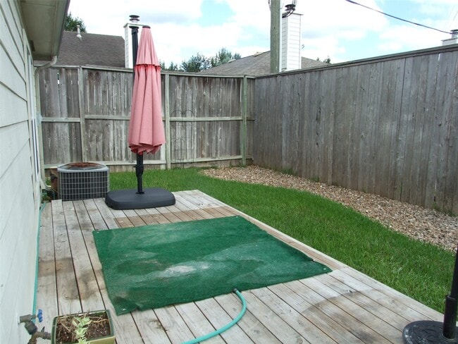 Building Photo - 410 Cypresswood Haven