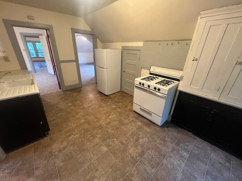 Building Photo - 221 N Livingston St