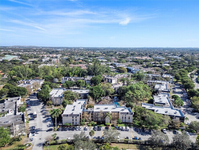Building Photo - 8437 Forest Hills Dr