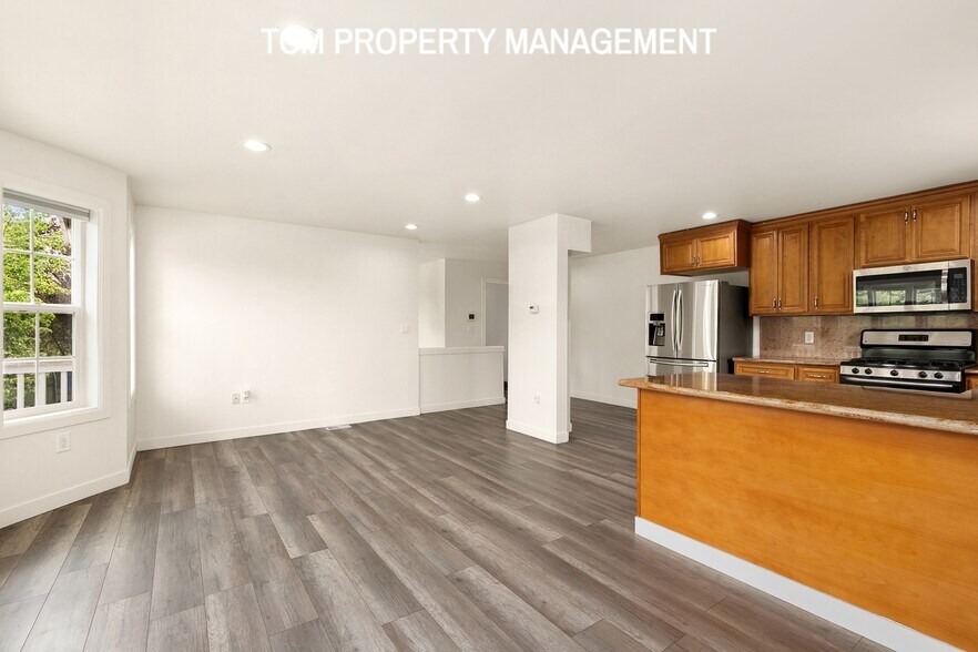 Building Photo - 2317 S 128th St