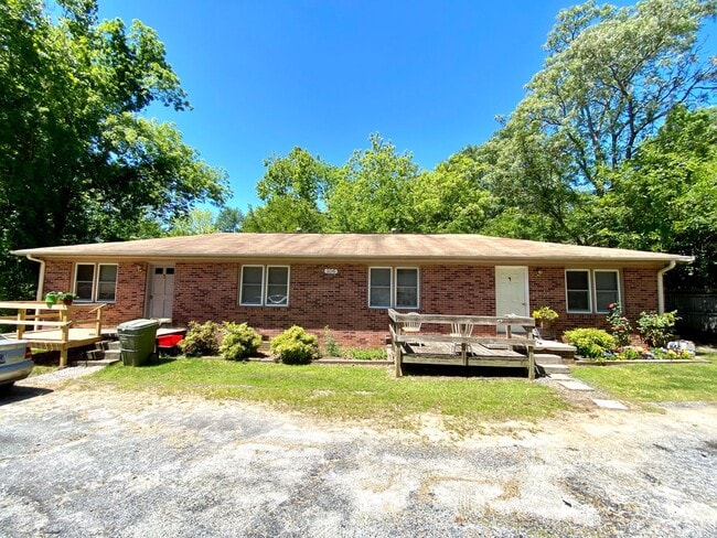 Building Photo - 106 Cantrell Dr