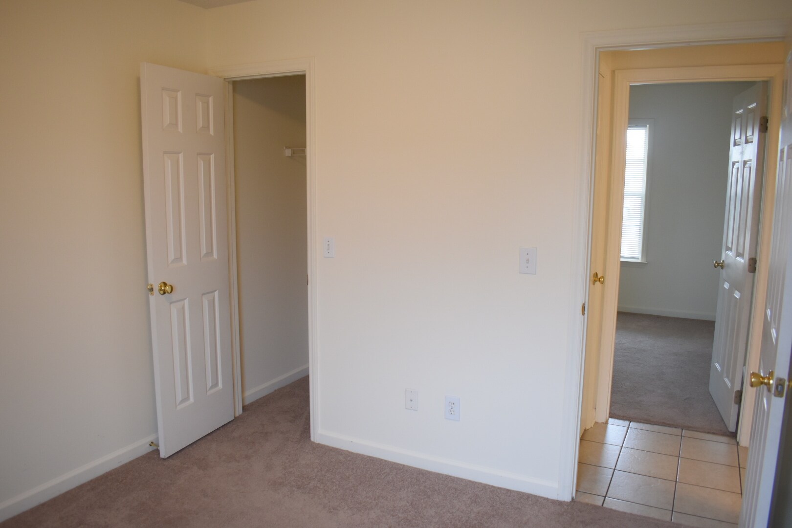 Building Photo - 2500 Hawes Ct