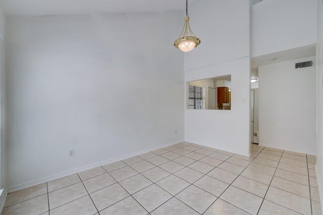 Building Photo - 5906 Golden Forest Dr