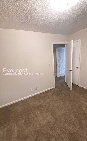 Building Photo - 309 Nye Dr