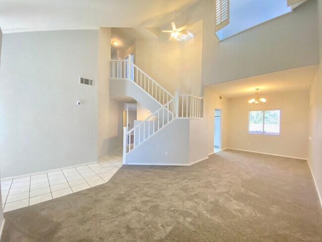 Building Photo - FANTASTIC SINGLE-FAMILY HOUSE WITH 4 BEDROOMS