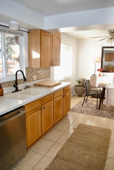 Building Photo - 2751 S Reed St