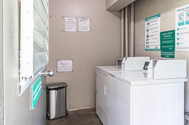 Building Photo - Newly renovated one bedroom condo with lov...