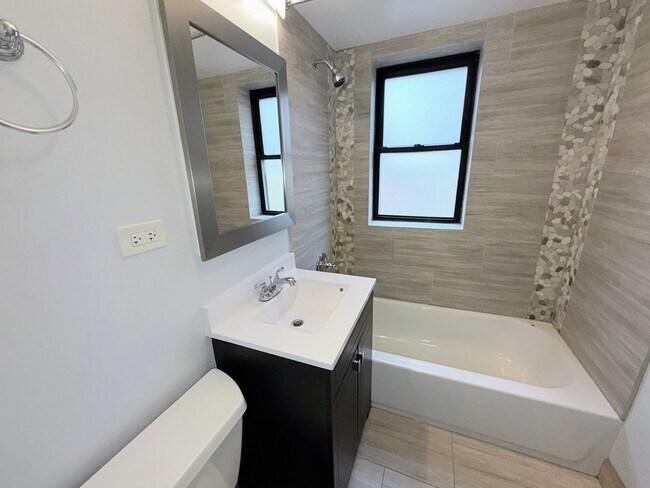 Building Photo - 4204 N Melvina Ave