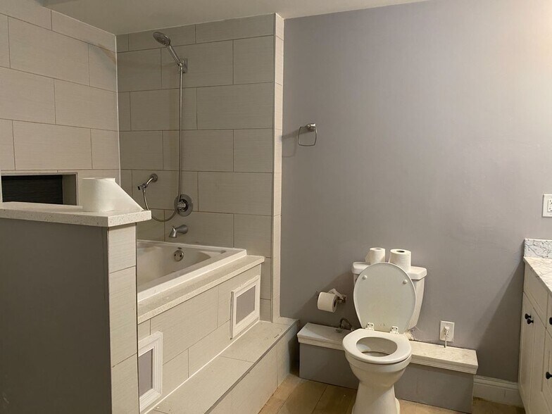 Building Photo - 1213 Noble St