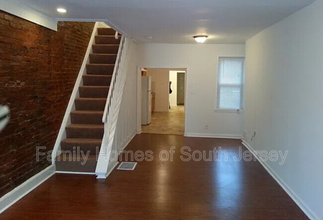 Building Photo - 810 N Church St
