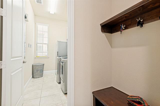 Building Photo - 911 Mountain Laurel Dr