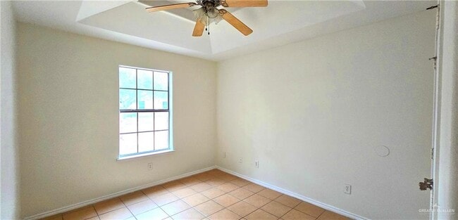 Building Photo - 7 W Prosperity Dr