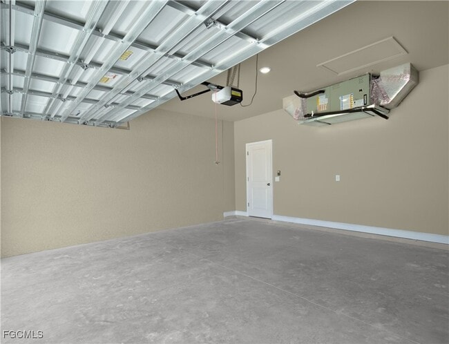 Building Photo - 1140 Jay Terrace