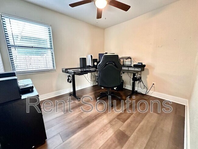 Building Photo - 5701 12th Ave S