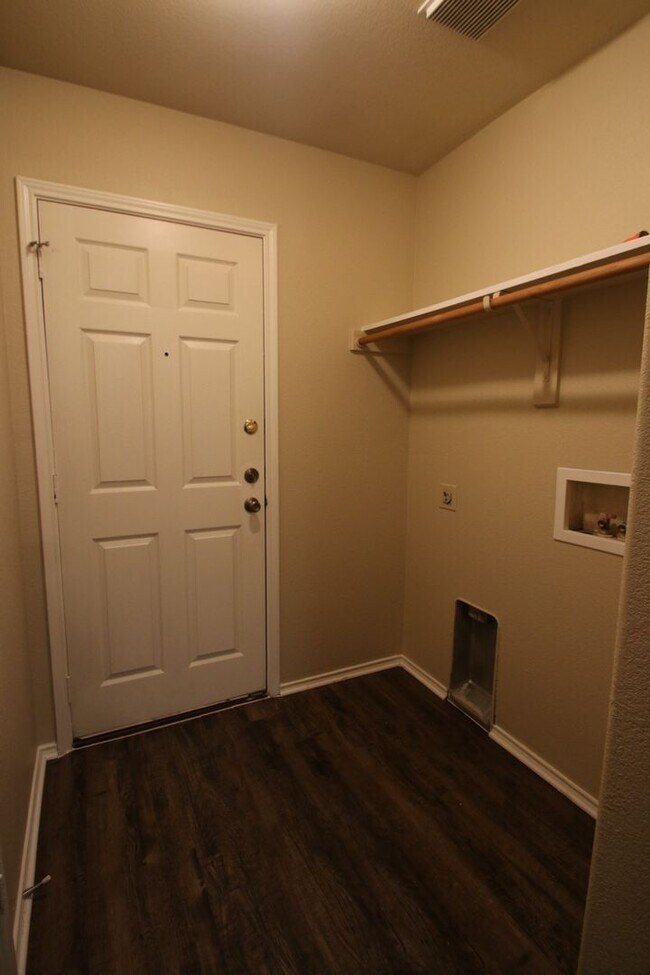 Building Photo - 8028-8030 Tanner