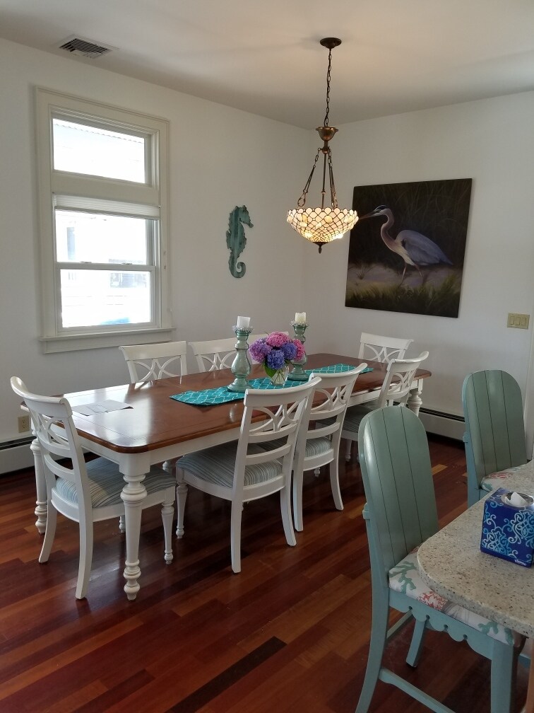large dining table - 35 Pine Island Rd