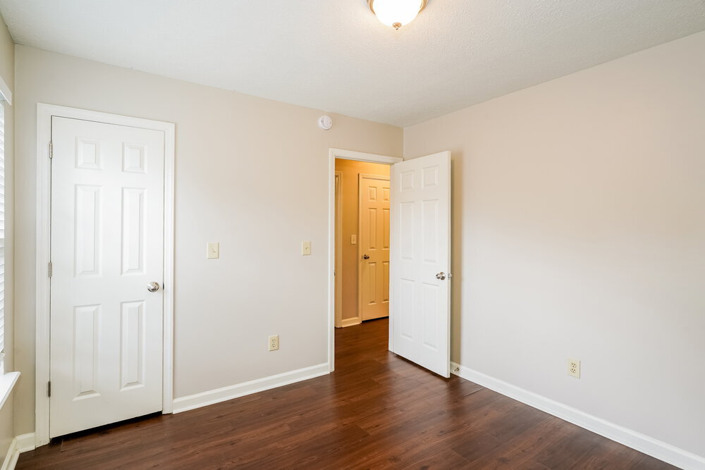 Building Photo - 2729 Riverbend Dr