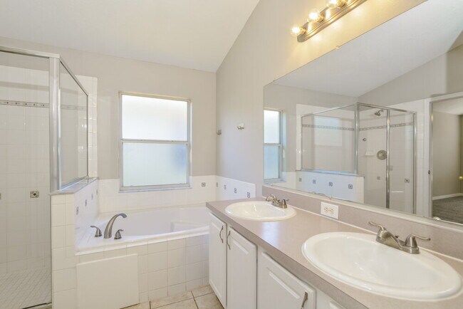 Building Photo - 157 Stone Gable Cir