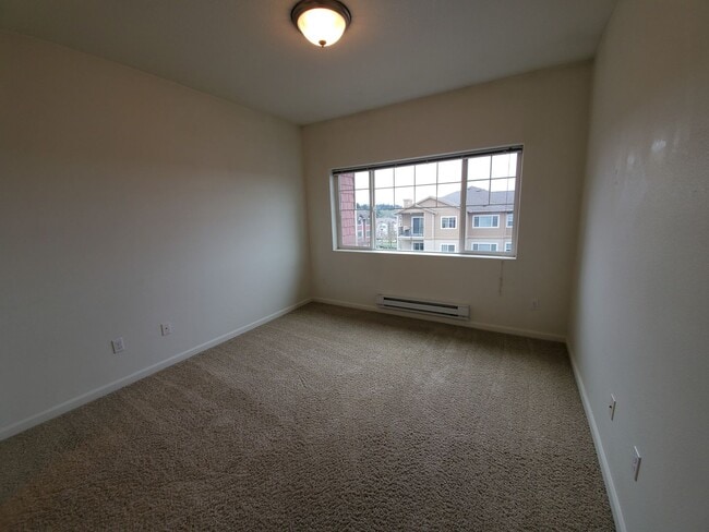 Building Photo - Cedar Mill 2 BR with terrific view