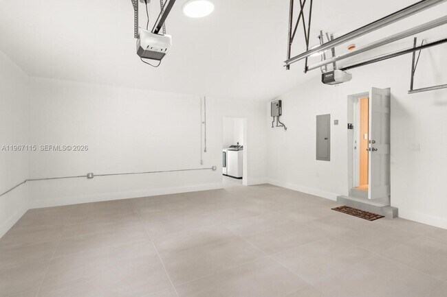 Building Photo - 6011 Maynada St