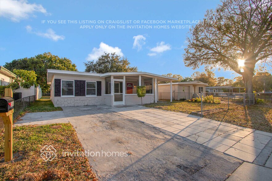 Primary Photo - 3980 67th Ave N
