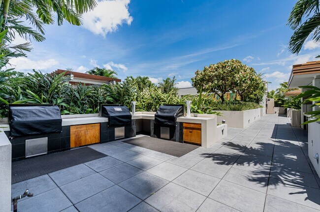 Building Photo - Stylish 1-Bedroom Unit at THE COLLECTION w...