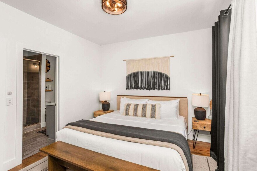 Building Photo - 4908I Delaware Ave