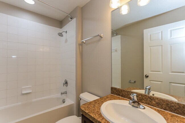 Building Photo - 1510 Mira Lago Cir