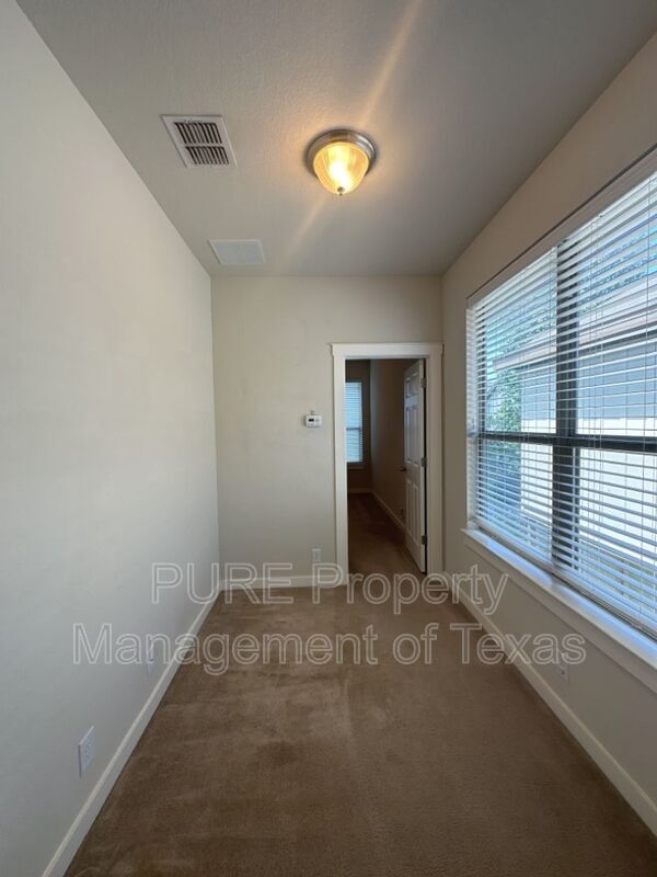 Building Photo - 2101 Rivers Edge Way