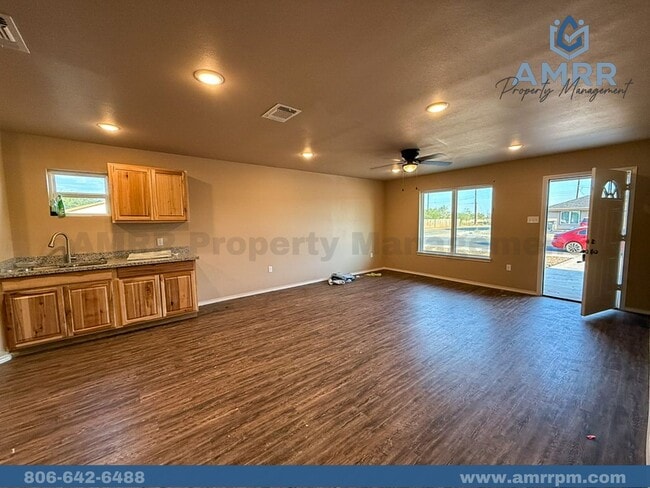 Building Photo - 3423 E 3rd Pl