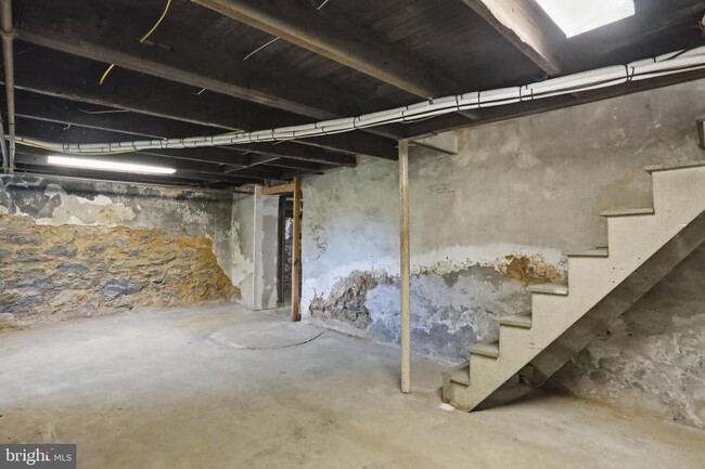 Building Photo - 8805 Reichard Rd